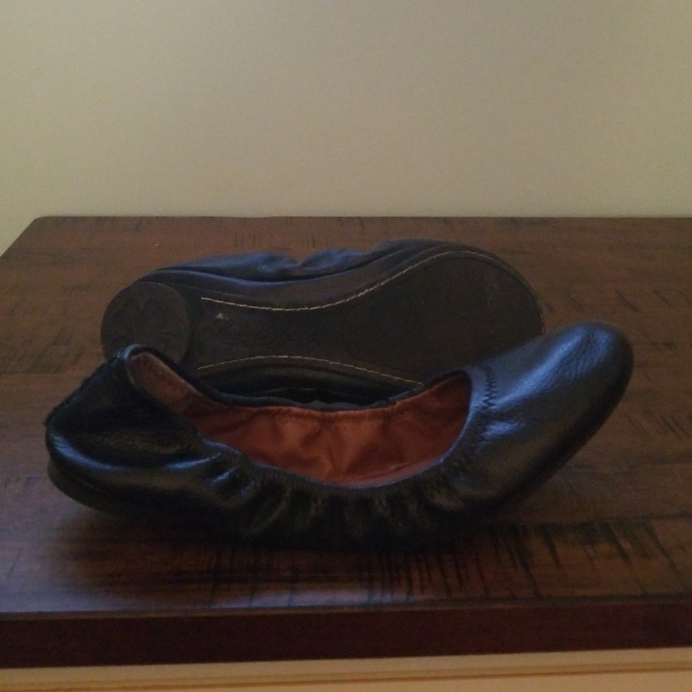 Lucky brand flats